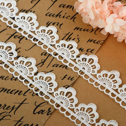 Кружево гипюровое, 30 мм × 9 ± 0.5 м, цвет белый