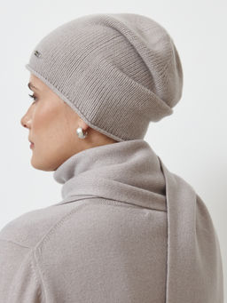 Шапка из кашемира 04242 лунная