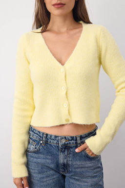 Wardrobe Essentials Sar? Crop Dugme Detayl? Yumusak Dokulu V Yaka Yunlu Triko H?rka TWOAW26HI00013