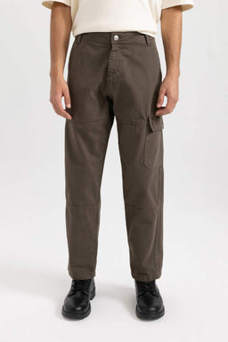 Джинсовые брюки широкого кроя с нормальной талией и широкими штанинами