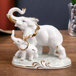 Фигурка керамика «Прогулка слона и слонёнка», белый с золотом, 12.2×12.7×7.2 см