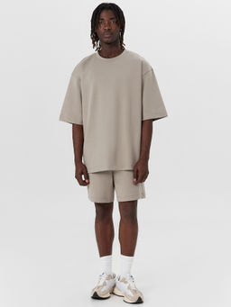 Комплект мужской бежевый: футболка и шорты