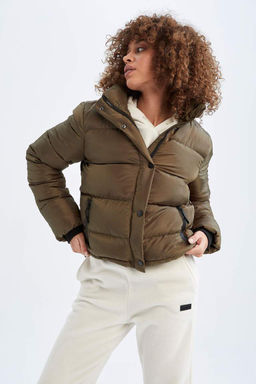 Водоотталкивающая ветрозащитная укороченная куртка-пуховик DeFactoFit стандартного кроя  фото 3