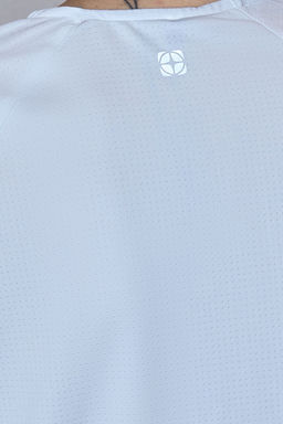 Beyaz Dalg?c/Scuba Kumas Reflektor Bask?l? Spor Orme T-Shirt THMSS25TS00007