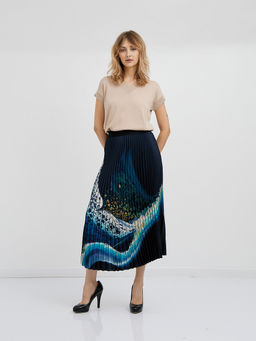юбка плиссированная в синем цвете с абстрактным принтом