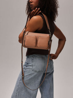 Сумка багет на плечо Deboro 31103 бежевая нуга