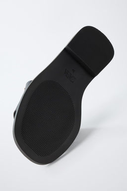 FLAT CRISS-CROSS SANDALS WITH STUDS - Zara фото 12