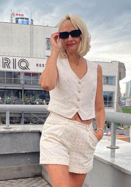 SS-2474 шорты женские молочный