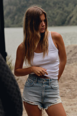 HIGH-WAIST CURVED DENIM SHORTS - Zara фото 42
