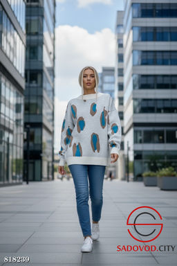 Свитер женский с принтом