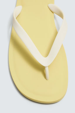 SANDALIA TIRAS / Amarillo