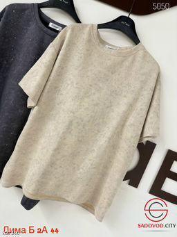 Футболка женская со стразами