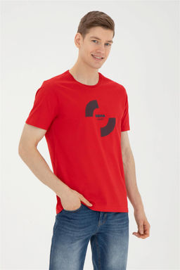 Мужская красная футболка