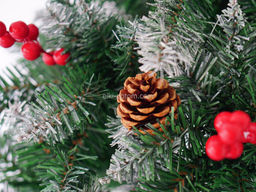 Елка Украинская белоснежная (шишки и красные ягоды) 120 см - Ип лебедев о.ю фото 2