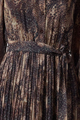 TRENDYOLMILLA Kahverengi Animal Desenli Pilise Detayl? Astarl? Maxi Dokuma K?sl?k Elbise TWOAW25EL00156 фото 3