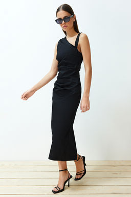 Limited Edition Siyah Vucuda Oturan Asimetrik Yaka Detayl? Midi Dokuma Elbise TWOSS24EL00551 - Trendyolmilla фото 6