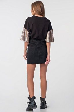 Футболка оверсайз с золотыми пайетками