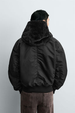 REVERSIBLE FAUX FUR BOMBER JACKET - Zara фото 3