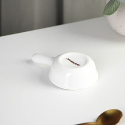 Соусник керамический с ручкой Доляна Классика, 30 мл, 106 см, цвет белый  фото 3