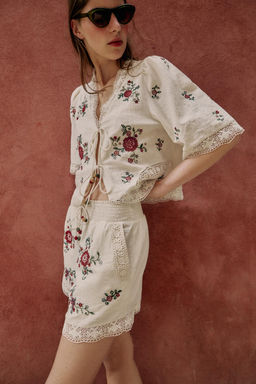 SHORTS FLORES BORDADAS / Crudo - Zara фото 4