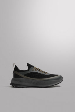 ZAPATILLA DE CORRER TRAIL / Negro