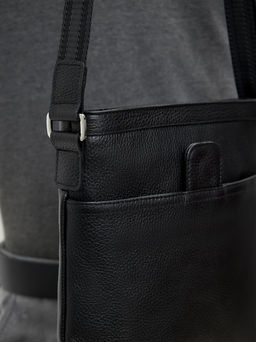 Мужская кожаная сумка Richet 1603LN 831 Черный