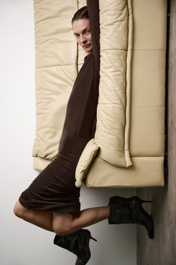 100% WOOL MIDI DRESS - Zara фото 3