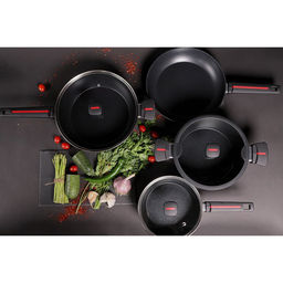 Сковорода Magistro Flame, d=28 см, h=5 см, кованый алюминий, ручка soft-touch, антипригарное покрытие, индукция, чёрная фото 8