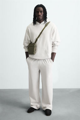 RUBBERISED TEXTURED CROSSBODY BAG - Zara фото 2