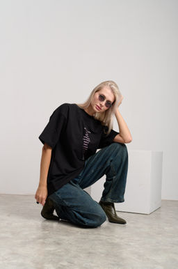 Футболка женская оверсайз черный "Зачеркнутые города"