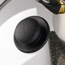 Цена за 2 шт. Крышка для сковороды и кастрюли Доляна, d=26 см, нержавеющий обод, пластиковая ручка, стекло, прозрачная