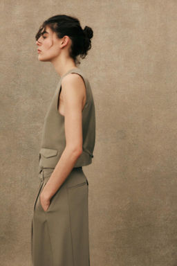WAISTCOAT WITH CONTRAST BACK - Zara фото 3