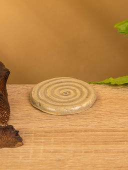 Подставка под благовония «Спираль», 6×6×0.8 см, керамика, тёмно-коричневая