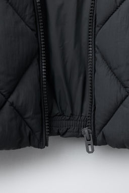 DETACHABLE HOODIE PUFFER JACKET