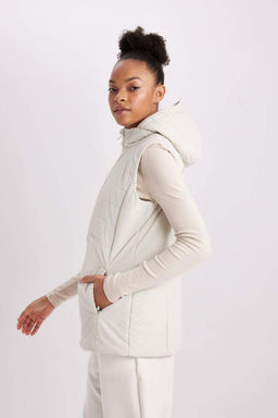 Водоотталкивающий надувной жилет с капюшоном DeFactoFit для спортсменов узкого кроя  фото 4