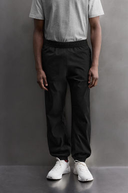 TECHNICAL JOGGING TROUSERS - Zara фото 14