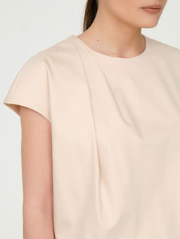 Платье со спущенным плечом