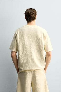 CAMISETA RELAXED FIT ESTRUCTURA / Mantequilla