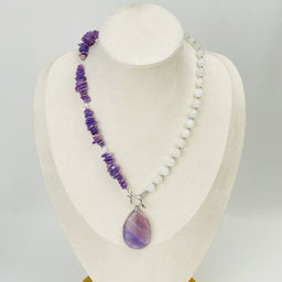 Колье из Чароита, Лунного кмня и Флюорита