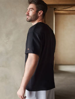 Свободная футболка с авторским принтом