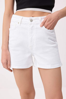 Beyaz Yuksek Bel City Boy Denim Sort TWOSS20SR0210