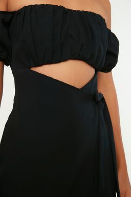 TRENDYOLMILLA Siyah Cut Out/Pencere Detayl? Dokuma K?sa Tulum TPRSS22EL1006  фото 3