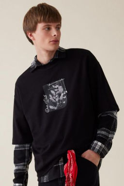 Siyah Loose Fit Bisiklet Yaka Cicek Bask?l? Ag?r Kumas K?sa Kollu Tisort