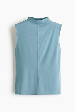 Top en mezcla de modal con cuello perkins