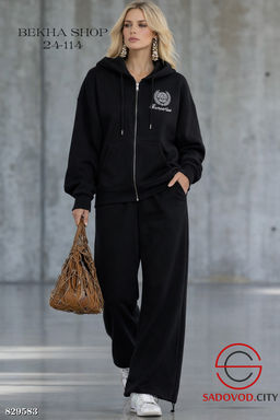 Женский костюм спортивный