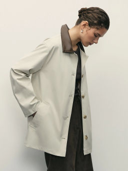 Плащ с акцентным воротником / Zarina