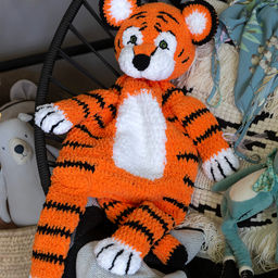 Пряжа ADELIA SOFIA 100% полиэстер 10 шт. х 50 г 90 м  6 м