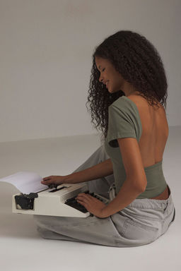 Haki S?rt Dekolteli Crop Pamuklu Esnek Orme Bluz TWOSS23BZ00912