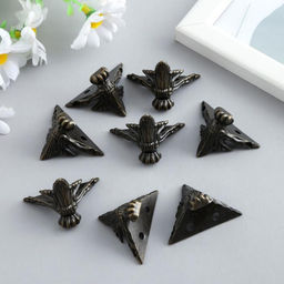 Цена за 8 шт. Уголок (ножка) для шкатулки металл «Фигурная», бронза, 2.9×4 см