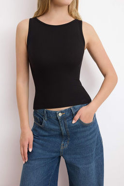 Siyah-Ekru Fitted/Vucuda Oturan Havuz Yaka Kolsuz Fitilli Esnek Orme Atlet TWOSS26AL00020 - Trendyolmilla фото 6